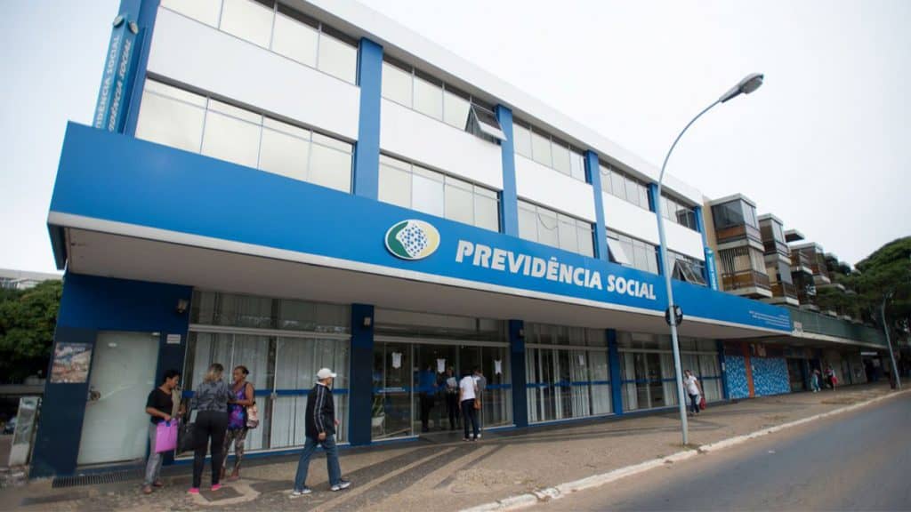 Fachada de prédio do INSS