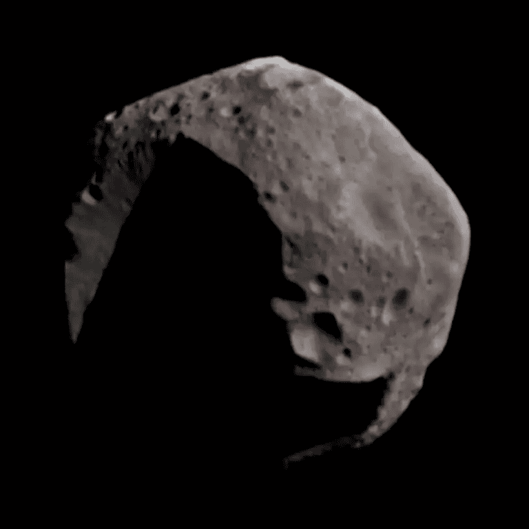 [ Asteroide Mathilde registrado pela NEAR-Shoemaker - Créditos: NASA / JHUAPL / Cornell / colorizada por Daniel Macháček ]