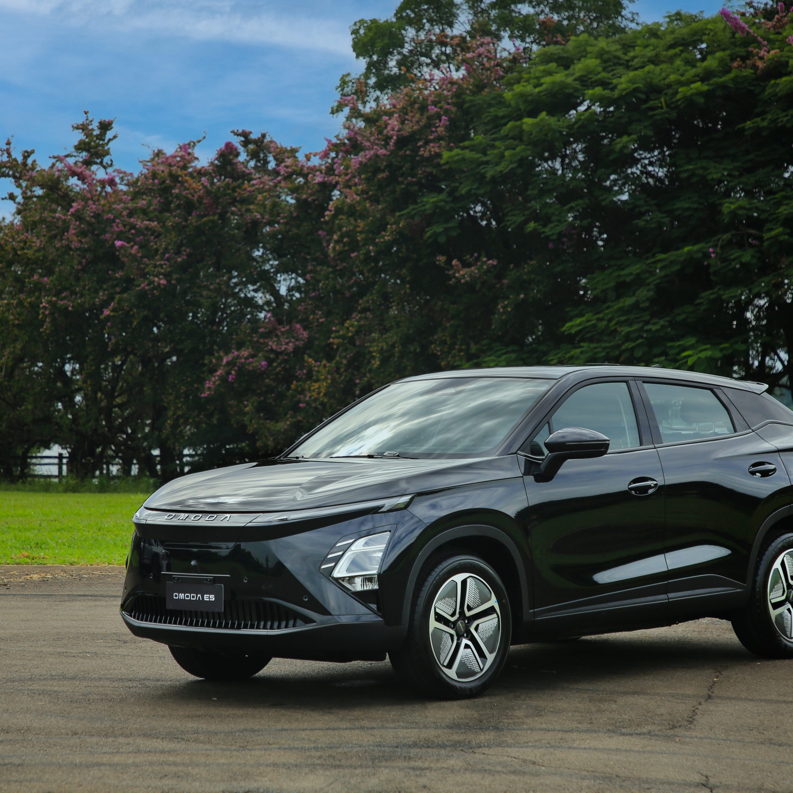 Omoda E5 é mais um SUV chinês elétrico, mas ataca faixa de preço com poucos rivais; veja teste