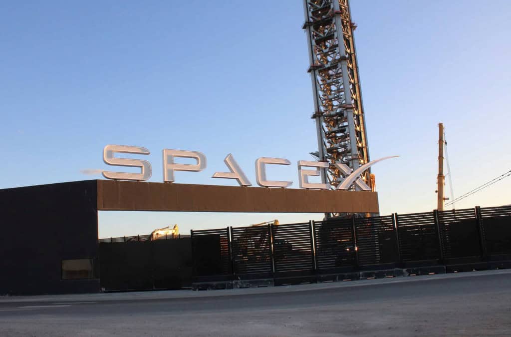 Fachada da sede de SpaceX